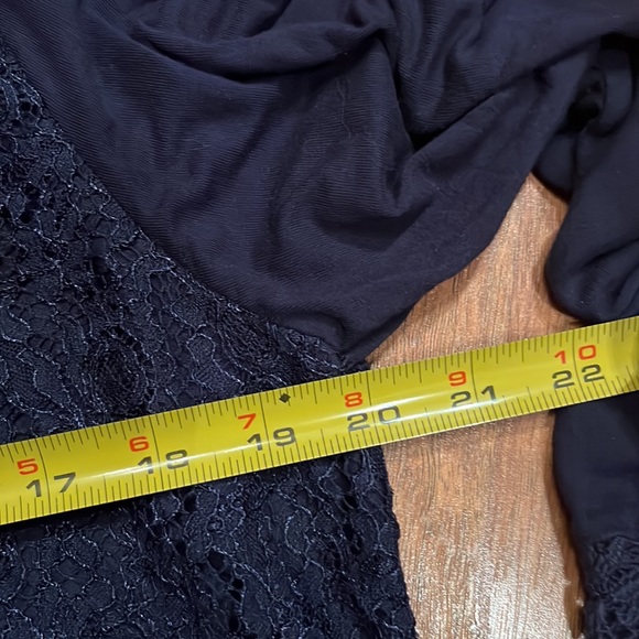 EUC Navy Chico’s lace blouse - Picture 14 of 16